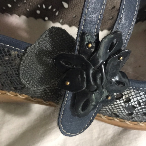 “RIEKER” “Doris” Blue Laser Cut Mary Jane Shoes. - Picture 7 of 14